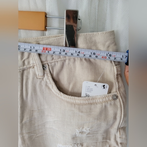 Free PEOPLE Good Vibrations Boho Shorts in Fresh Cream - Picture 6 of 7